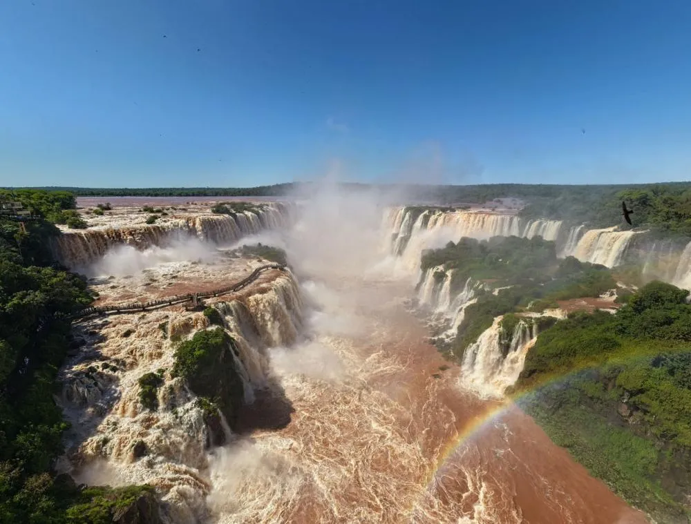 Força da Natureza: volume das Cataratas do Iguaçu ultrapassa 7 milhões de litros por segundo