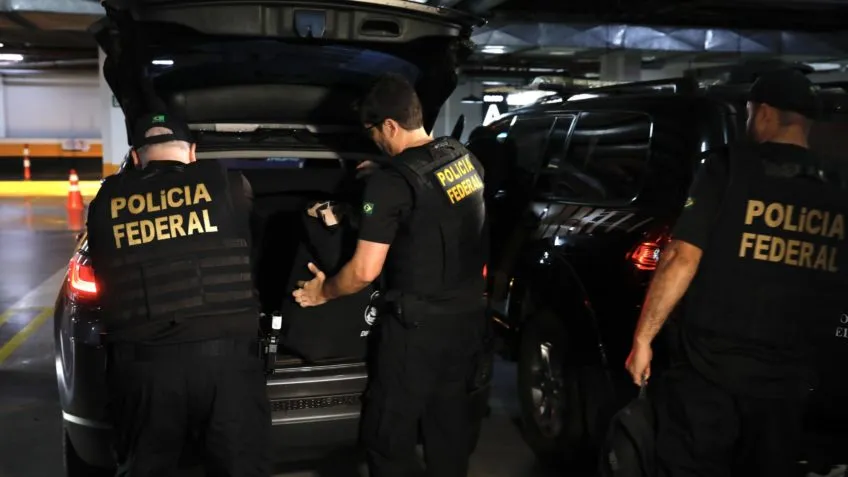 PF está nas ruas para prender várias pessoas em duas operações simultâneas