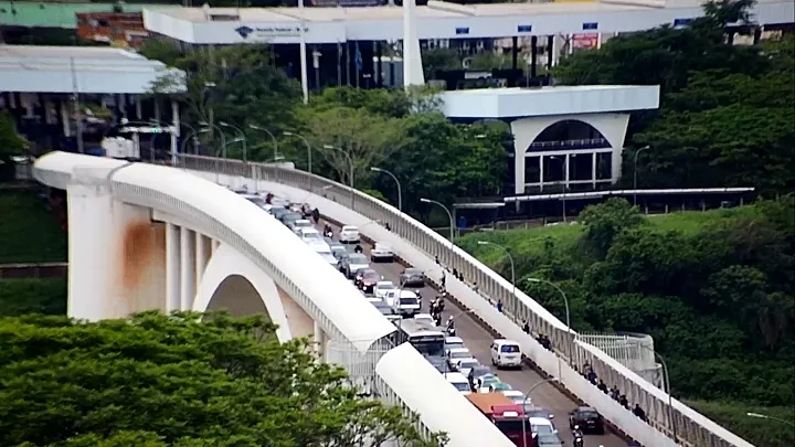 Interdição da Aduana e Ponte da Amizade para revitalização da sinalização e implantação de dispositivos de segurança