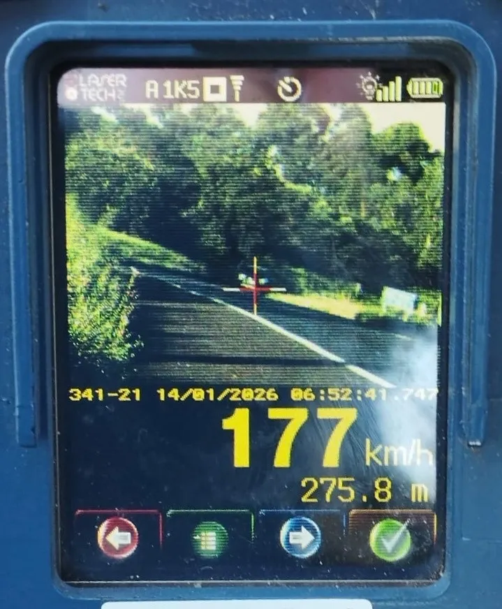 Veículo é flagrado pela PRF a 177 km/h na BR-163