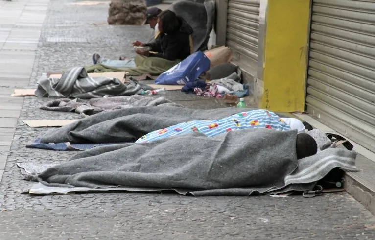 Vereadores aprovam Programa de Volta para Casa para moradores de rua