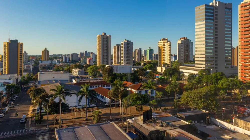 Calor de 35°C no PR dá lugar a temporal no Carnaval; veja previsão para a semana