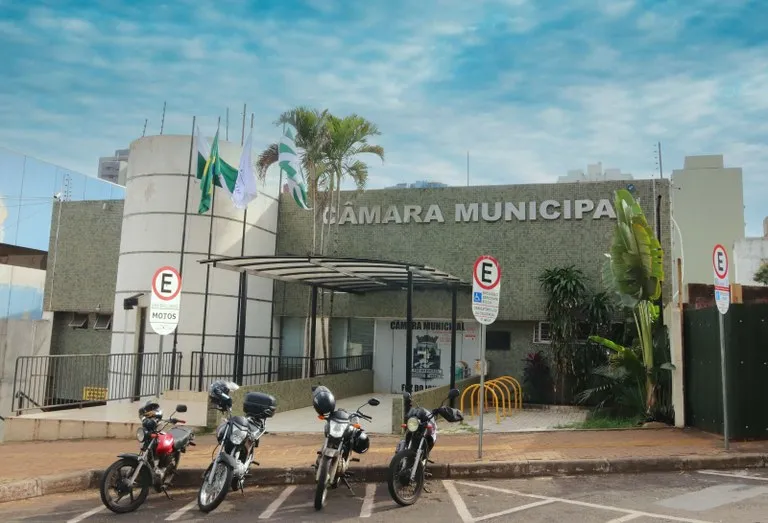 Licitação da publicidade da Câmara de Foz vira alvo de denúncias e pode ser anulada