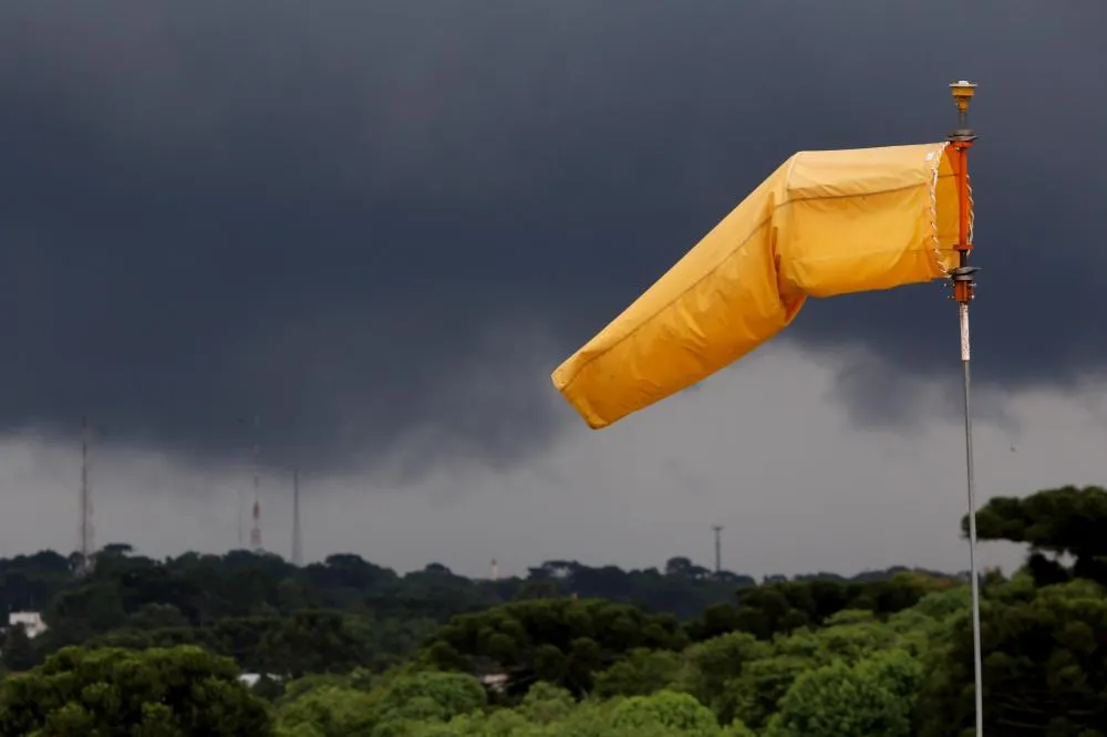 Novo ciclone pode trazer chuva e tempestades para o Paraná