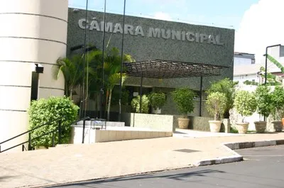 Câmara de Foz inicia campanhas institucionais após conclusão de licitação sem irregularidades