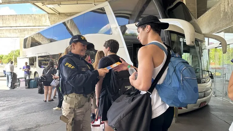 PRF nas rodovias federais do Paraná na Operação Corpus Christi 2026 