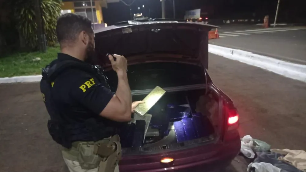 Em menos de quatro horas, PRF apreende quase meia tonelada de drogas no Oeste do Paraná