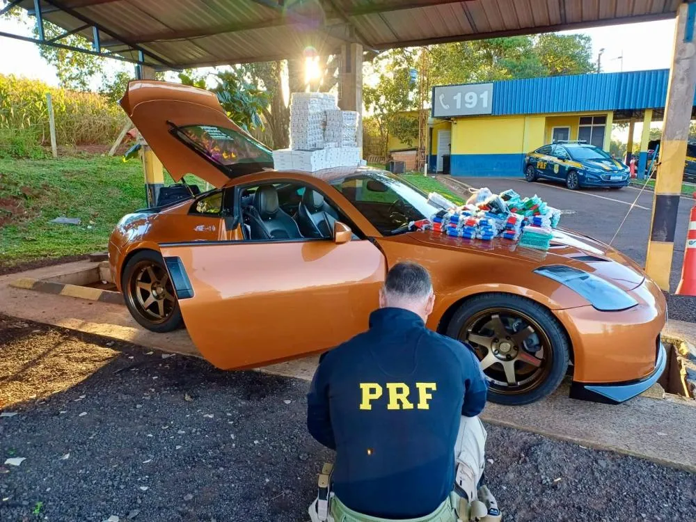 PRF apreende celulares e medicamentos emagrecedores motorista foge da base quando era autuado
