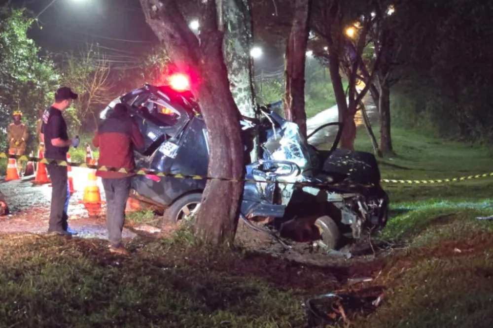 Quatro vítimas de grave acidente na Av. Felipe Wandscheer seguem internadas em Foz