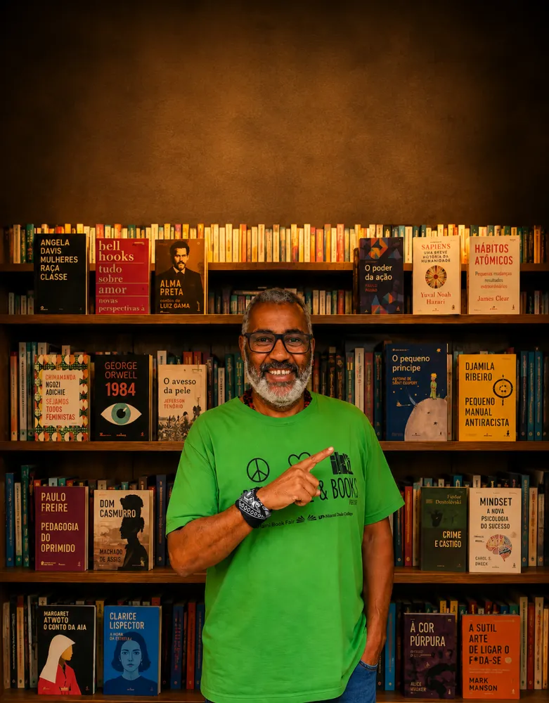 Waldson de Almeida Dias é nomeado Embaixador Honorífico da 21ª Feira Internacional do Livro de Foz do Iguaçu