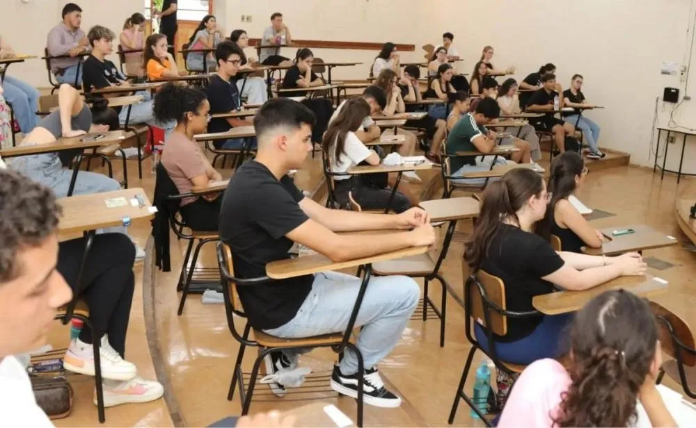 Paraná tem 9,5 mil vagas abertas em universidades estaduais