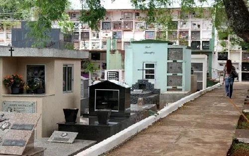 Justiça determina prazo para prefeitura apresentar plano de emergência para sepultamentos