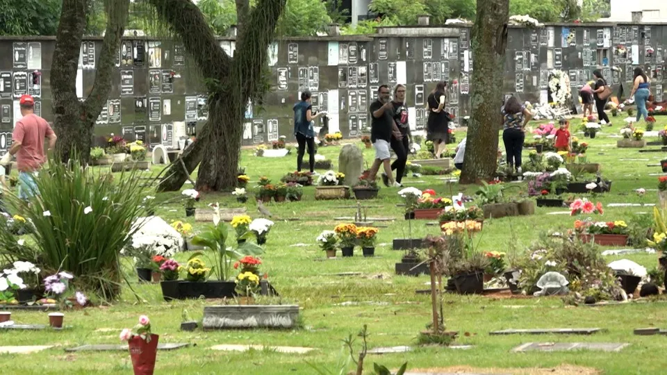 Prefeitura apresenta plano para enfrentar a falta de vagas nos cemitérios de Foz