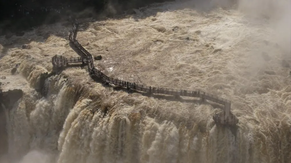 Passarela das Cataratas do Iguaçu é interditada temporariamente nesta sexta-feira