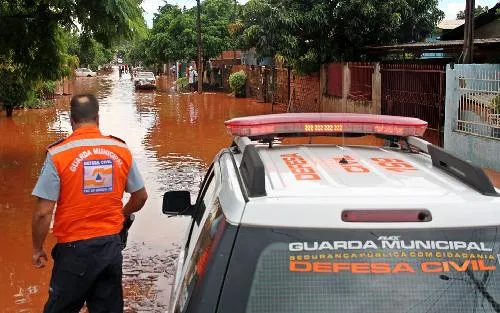 Prefeitura anuncia obras de drenagem no Jardim São Luiz e Três Pinheiros para resolver problemas de mais de 30 anos na região