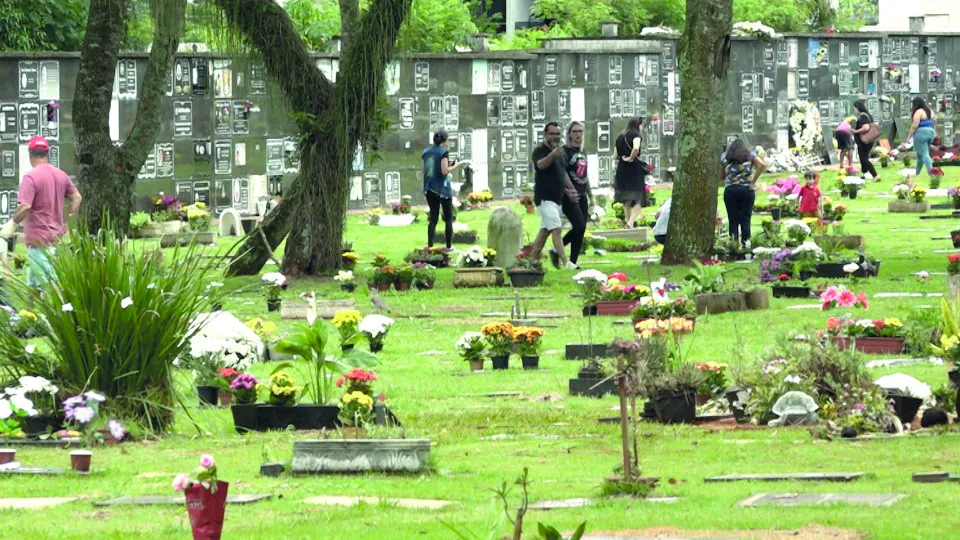 Justiça homologa plano emergencial para ampliar vagas nos cemitérios de Foz do Iguaçu