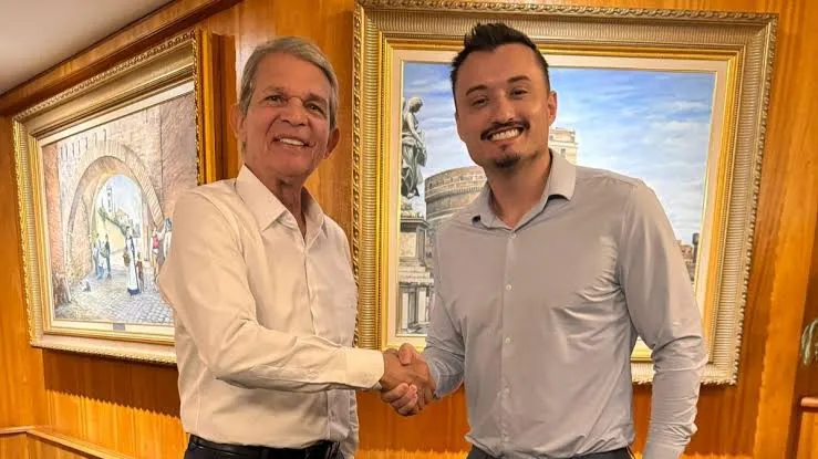 Prefeito Silva e Luna emite nota sobre exoneração do secretário de Turismo Jin Petrikoski