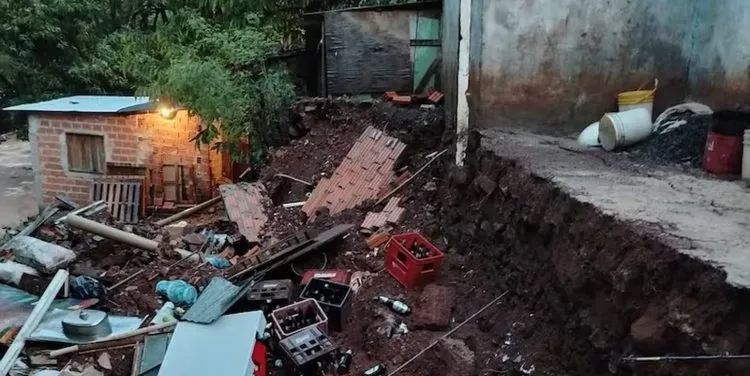 Mulher de 58 anos morre após desabamento de casa provocado pelas chuvas em Ciudad del Este