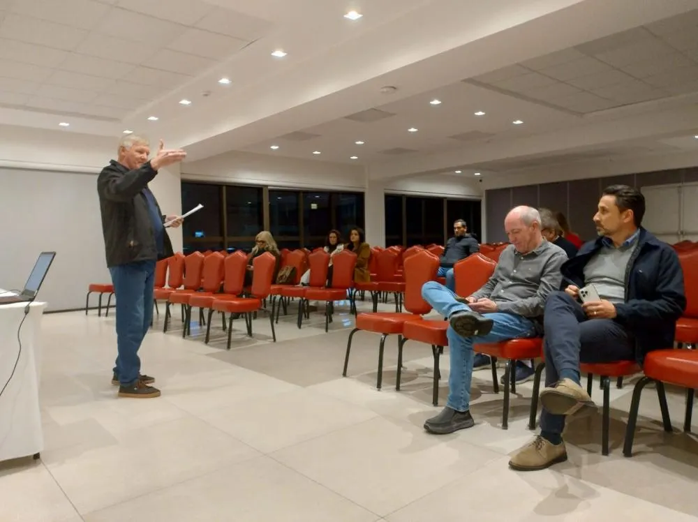Reunião com representantes de partidos define regras do debate