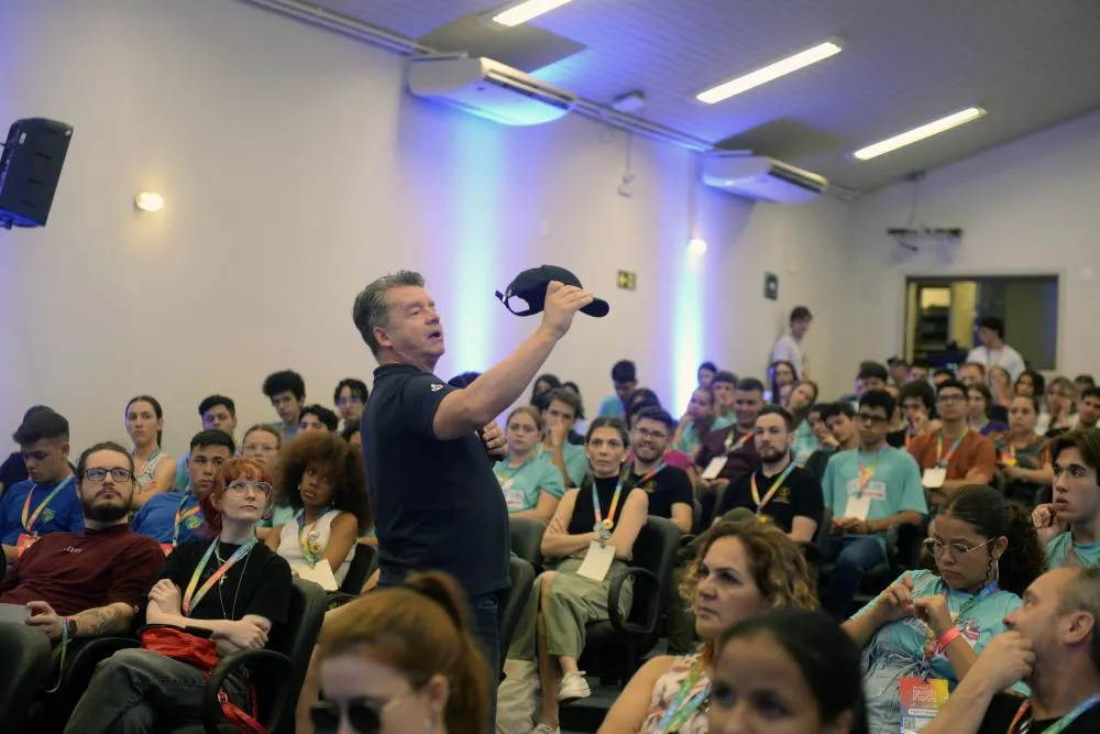 Papo Reto leva conhecimento a professores e estudantes do Festival Iguassu Inova