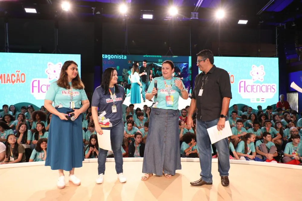 FIciências celebra projetos de inclusão e sustentabilidade de jovens cientistas em cerimônia de premiação