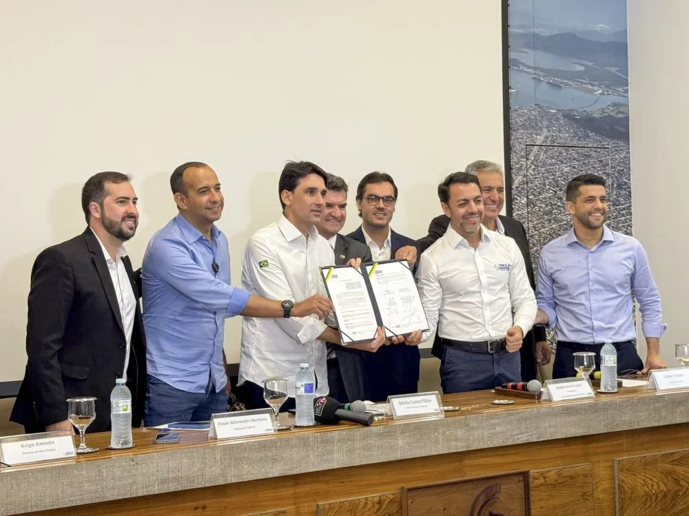 Itaipu Parquetec firma parceria para transformação digital do setor portuário com o projeto Conecta Santos