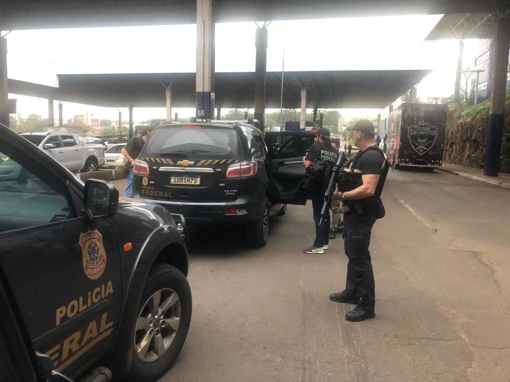 PF executa mandado de prisão a foragido encontrado no Paraguai