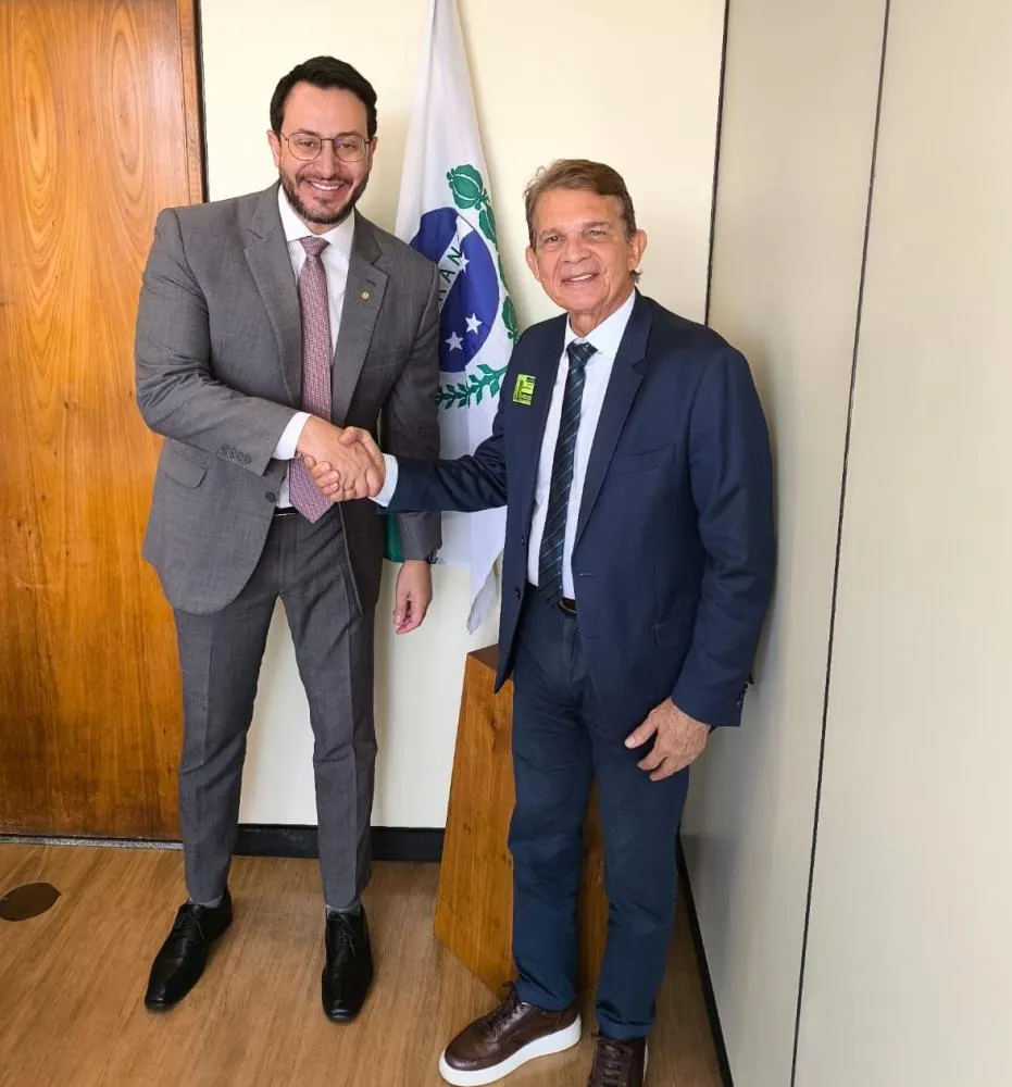 Silva e Luna e o deputado Delegado Matheus Laiola alinham novas ações para a causa animal em Foz do Iguaçu