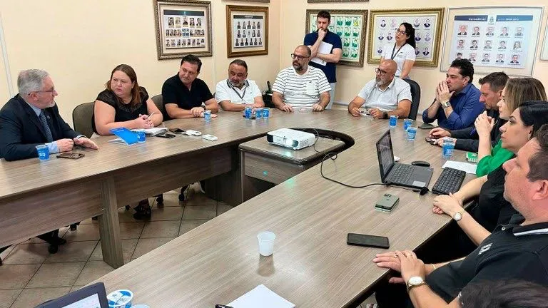 Comissões reunidas, Fozprev e Sindicatos discutem projeto que envolve servidores públicos