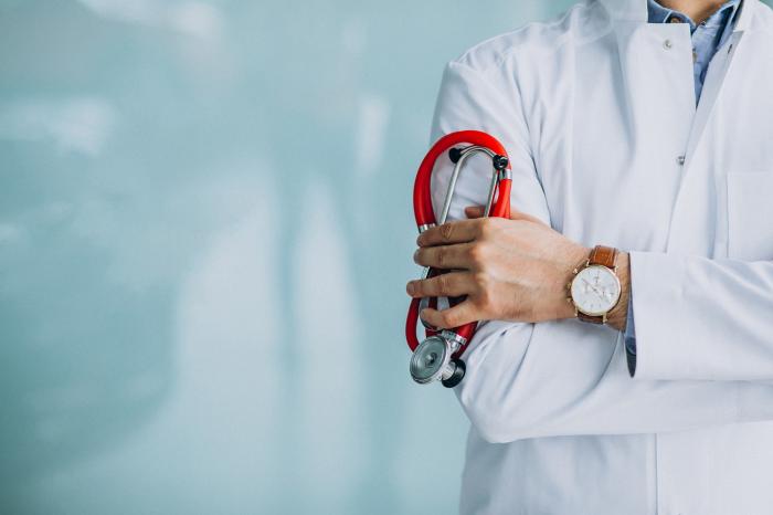Médico consegue da justiça abatimento do Fies por ter atuado durante pandemia de Covid