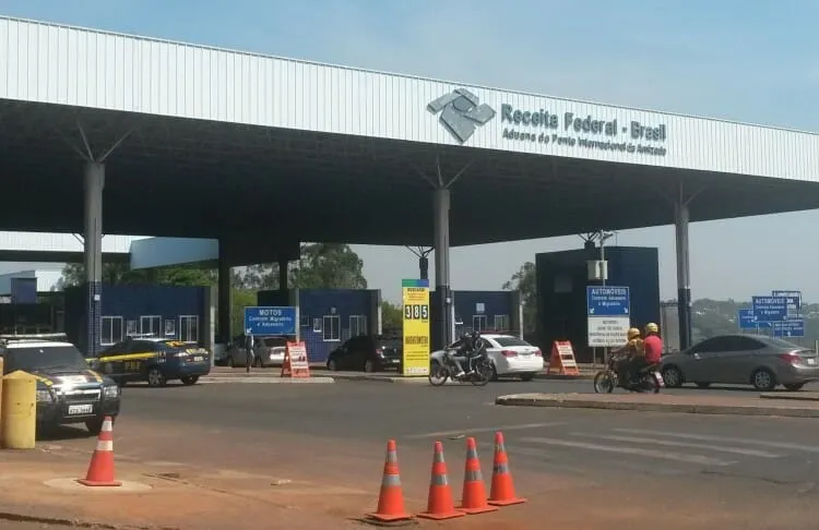 Receita Federal em Foz emite nota sobre acusações de abuso na Aduana