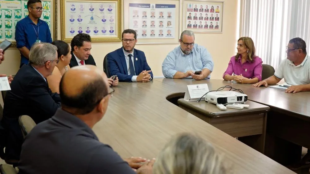 Câmara de Foz ouve demandas de servidores da Vigilância Sanitária