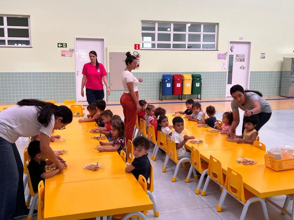 Prefeitura de Foz do Iguaçu convoca 100 professores e um secretário escolar para reforçar a rede municipal