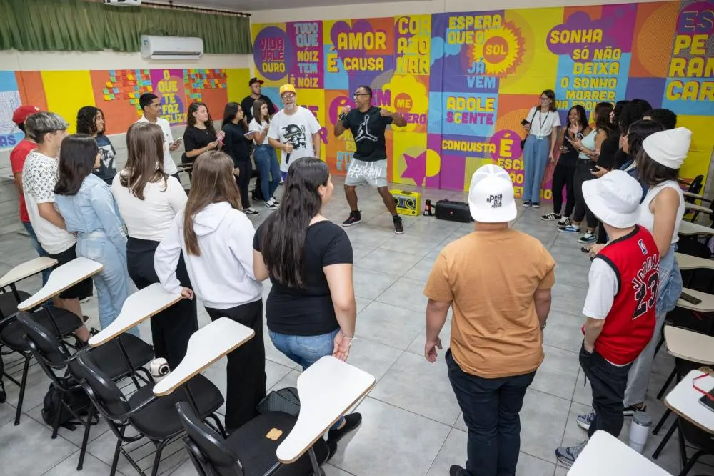 Com apoio da Itaipu, projeto AprenDIZ Poesia mobiliza 40 jovens de Foz do Iguaçu