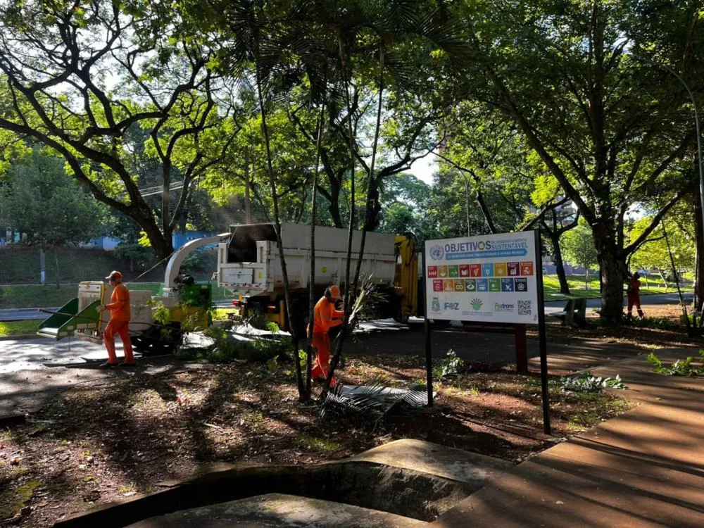 Equipes de limpeza recolhem mais de 5 mil toneladas de entulhos no primeiro trimestre de 2025 em Foz