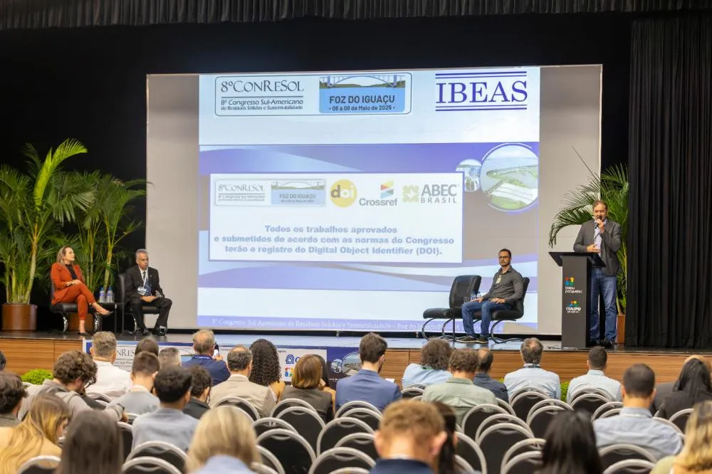 Evento em Foz discute gestão de resíduos e saneamento