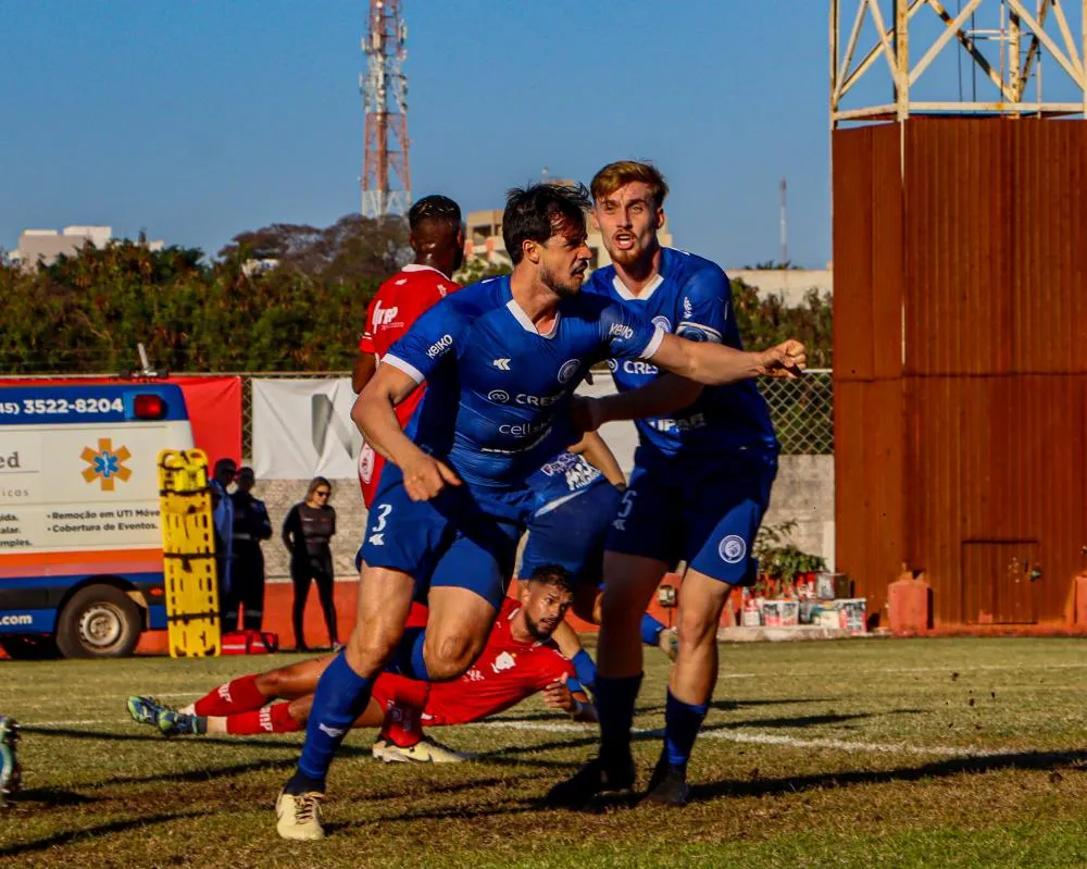 Foz do Iguaçu vence time de Gusttavo Lima nos pênaltis e conquista acesso na Série A