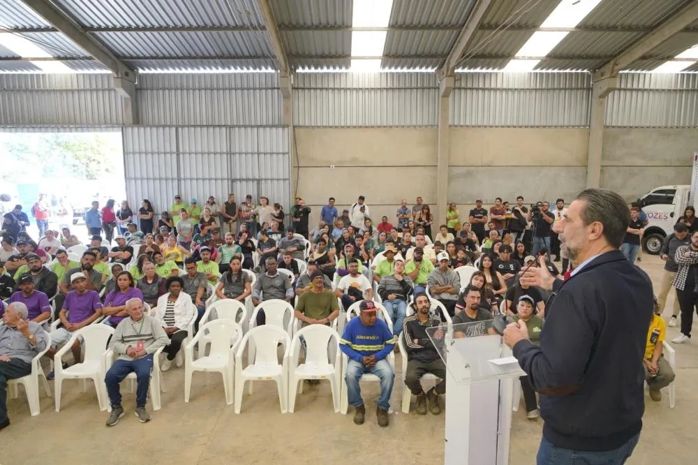 Itaipu entrega equipamentos para 13 cooperativas de catadores de Curitiba