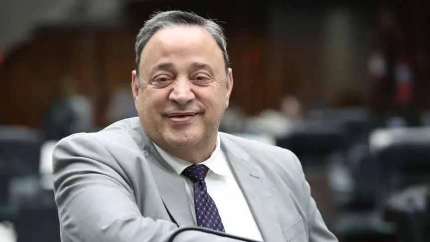 Líder do Governo comemora aprovação unânime do projeto que reduz IPVA no Paraná em 45%