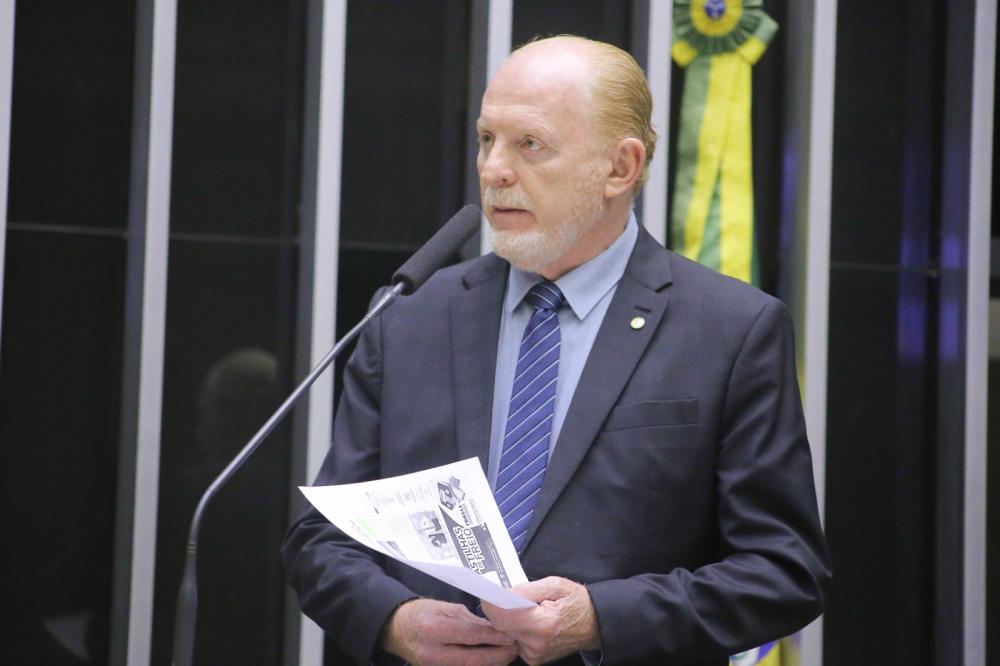 Vermelho diz que legalização dos jogos pode cobrir “rombo” com desoneração da folha